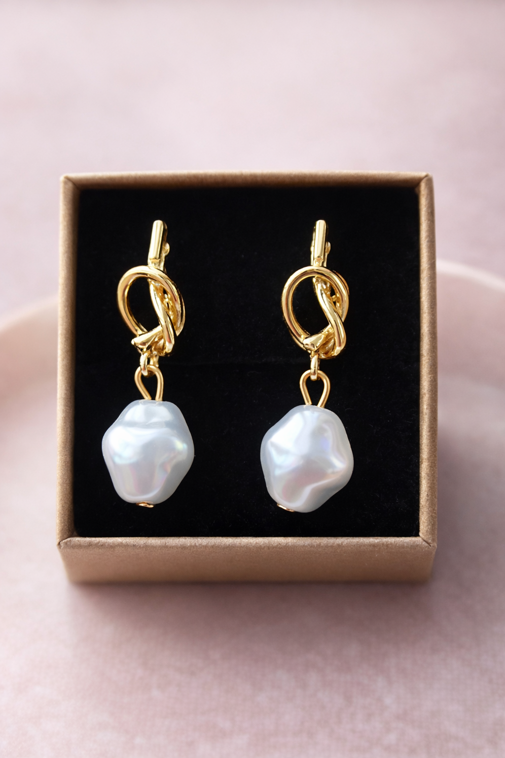 Knot Pearl Earrings