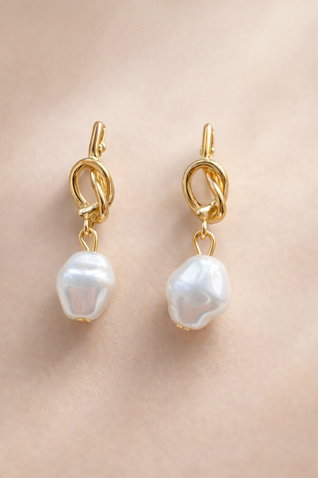 Knot Pearl Earrings