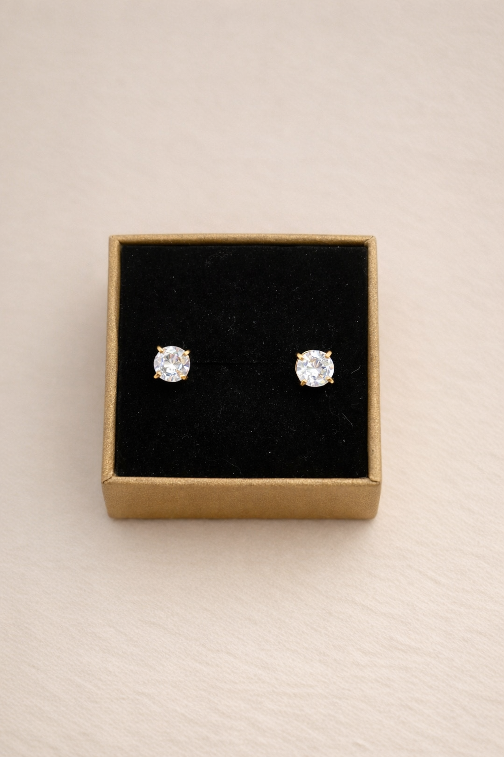 Round Brilliant-Cut Studs
