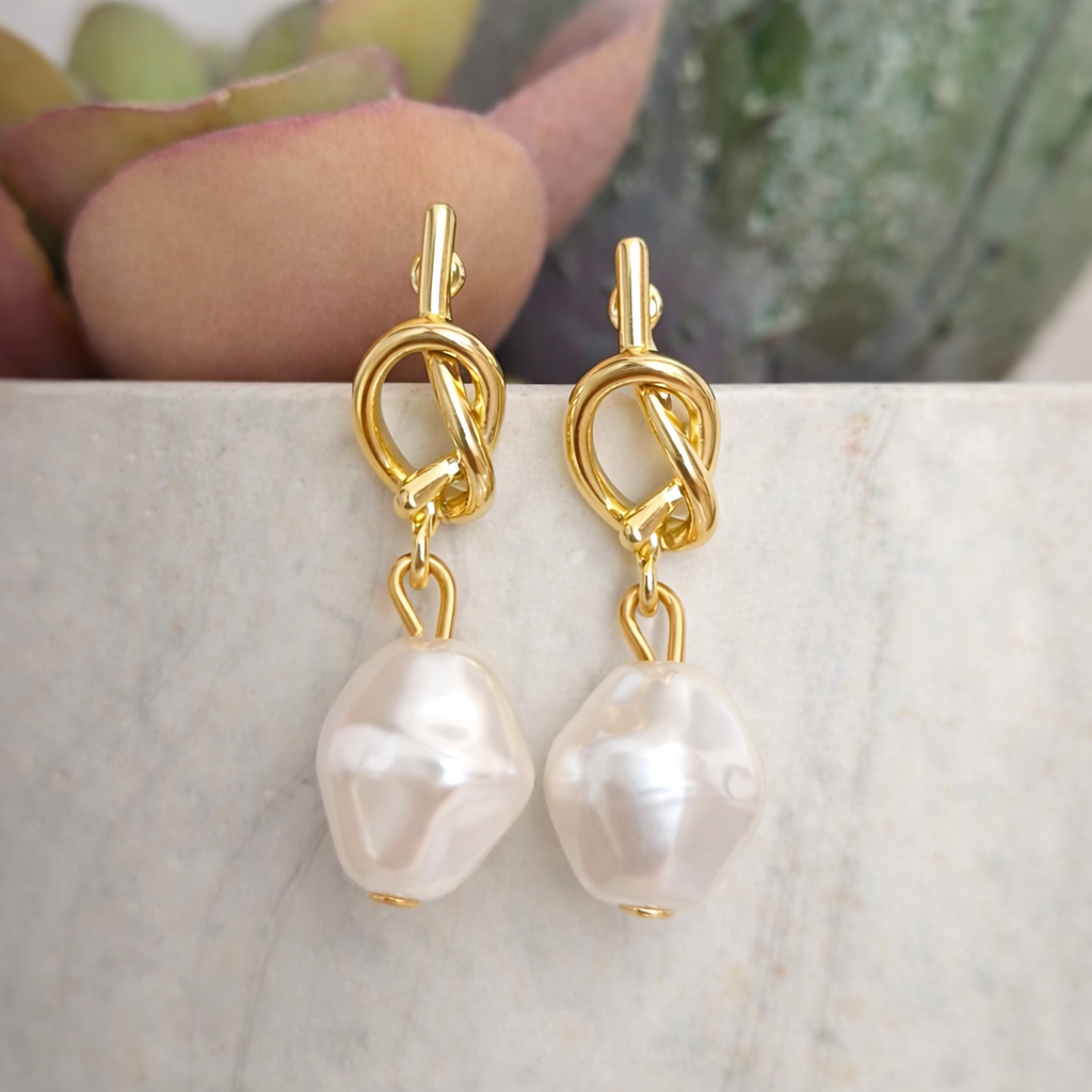 Knot Pearl Earrings